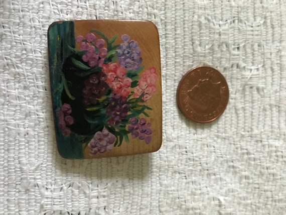 1940s wooden hand painted brooch