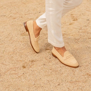 Classic Handmade Moccasin Shoes for Men Timeless Design with Raffia Material , Men&#39;s Handmade Raffia Moccasin Perfect for Any Occasion