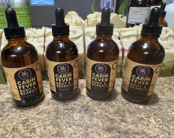 Aceite corporal y para barba Cabin Fever Daily Ritual de 99 ml (3.5 oz) con mezcla de incienso, eucalipto y cítricos.