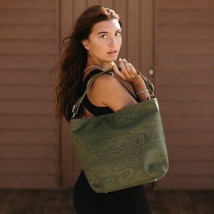 Bolso de hombro para mujer - Cuero de corcho / Bolsos de corcho / Bolso de cuero tipo hobo / Bolso de lujo / Bolso de cuero minimalista / Bolso bandolera de cuero vegano