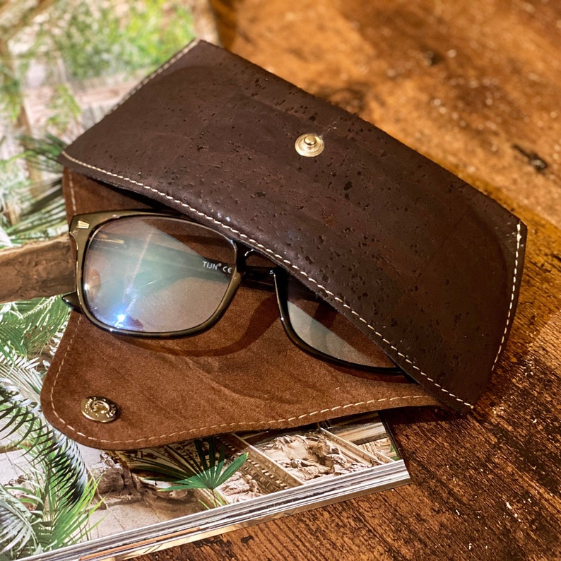 Cork Protective Glasses Case Vegan Eyewear Case, Eco Leather Sunglasses Case, Faux Leather Eyewear Holder, Sunnies Case, Eco Reader Holder Dark Brown