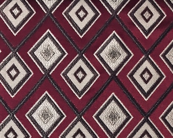 Tela jacquard geométrica color granate, material resistente para tapicería y cortinas