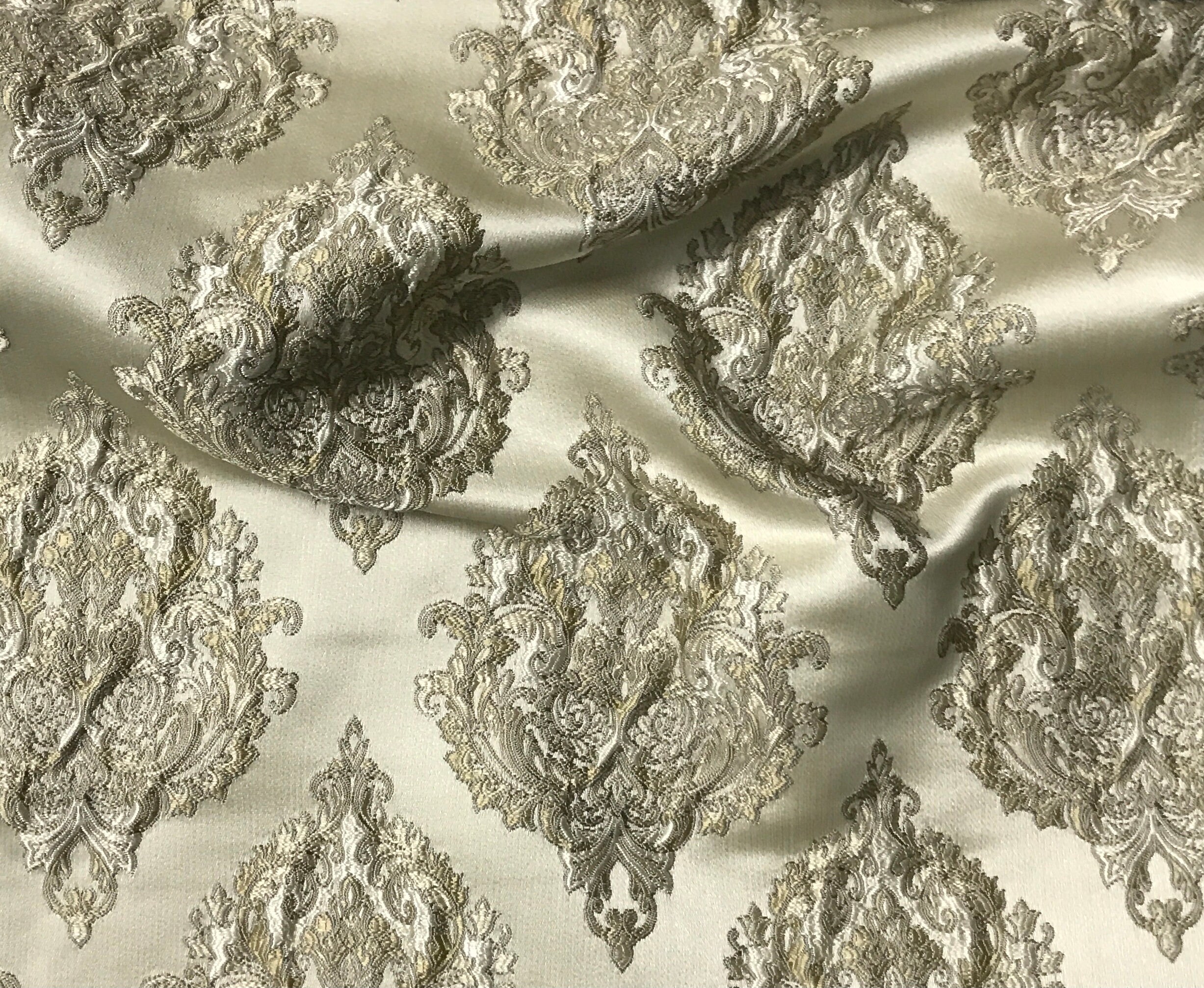 Gold Damask Motif Design Luxurious Jacquard Fabric for Upholstery