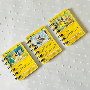 Libreta de bolsillo con cartas de Pokémon de Morpeko. Ideal para regalar, para rellenar medias navideñas o para regalar en fiestas.