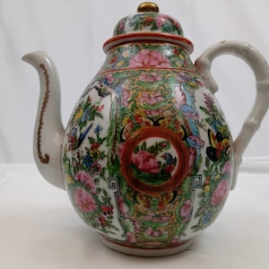 19th Century Chinese Rose Canton Teapot.