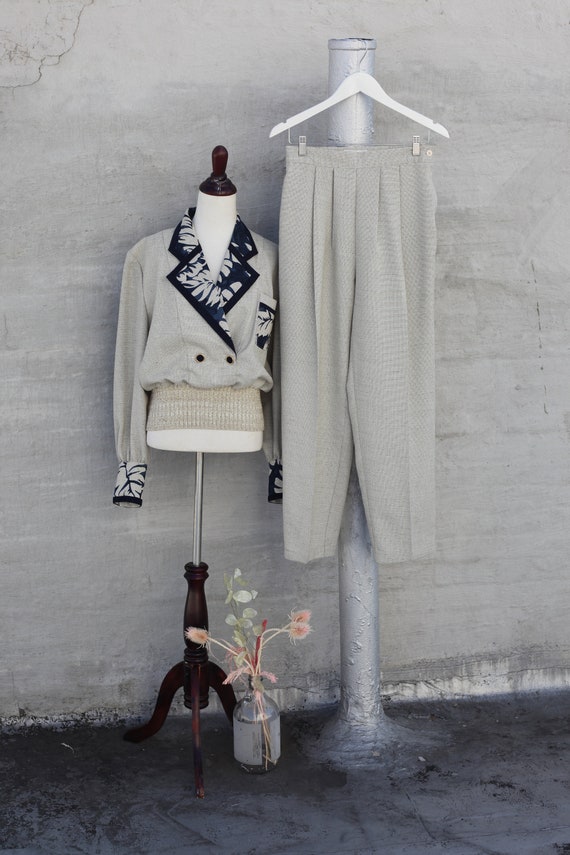 VINTAGE 1980s Flora Print Co-Ord Beige & Navy Pant