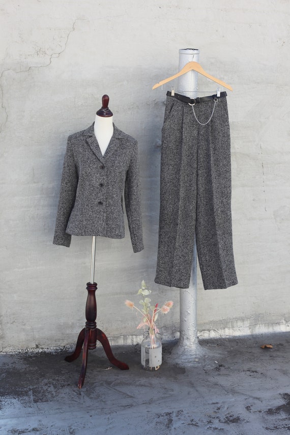 VINTAGE 90s Grey Women's Pant Suit & Belt - Size S