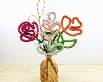 Lot de 6 bouquets de fleurs en fil de fer tricoté. Décoration en fil de fer pour la maison. Art en fil de fer tricoté
