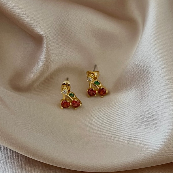 Cherry Studs, Gold Earrings, Elegant Jewelry, Fruit Earring, Fruit Jewelry, Pinterest Girl, It Girl, Summer Earring, Aesthetic Jewelry, Stud