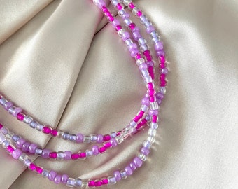 Collier de perles rose et violet, bijoux en perles de graines, bijoux en perles, esthétique, Pinterest Girl, It Girl, Outfit Inspo, collier de perles