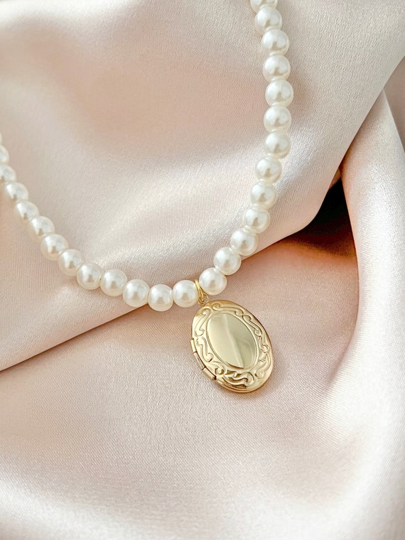 Pearl locket necklace deals