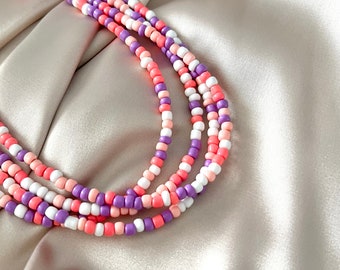 Collier de perles roses, violettes et blanches, bijoux en perles de rocaille, bijoux en perles, esthétique, Pinterest Girl, It Girl, Outfit Inspo, collier de perles