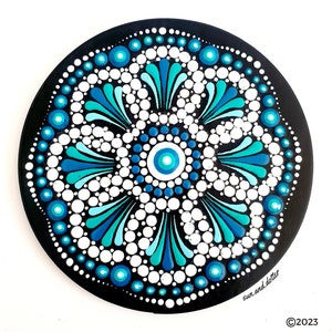 Whale Bubbles Dot Mandala Pattern - Digital Download - Easy to follow - Step by Step Instructions - Create this dot mandala yourself