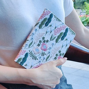 Hand bestickte Blumen Hülle für Kindle Paperwhite 6.11.12.11.Generation Kindle 6 Zoll 2024 Colorsoft Kindle Oasis 3 Hülle