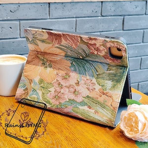 Tissu à motif de fleurs d'été avec réveil automatique pour iPad Air 6 2024, iPad 10, étui pour iPad Pro 11 pouces 13 pouces, iPad Mini 7 2024, étui pour iPad 11e génération