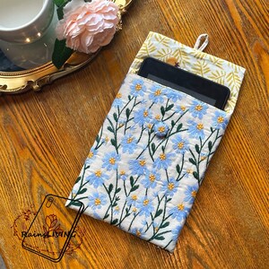 Blue Daisy Embroidered Flower Beige Fabric Kindle Sleeve for Kindle ...