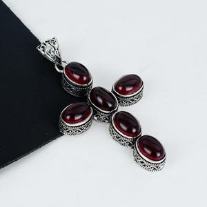 Röd granat ädelsten handgjord 925 sterlingsilver smycken hänge silver kors hänge granat silversmycken present till kvinnor hängen till mamma