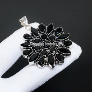 Svart spinel ädelstenshänge handgjort hänge blommaformade smycken hänge julklappar halloween smycken blommahängen för present