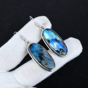 天然ラブラドライトイヤリング、ラブラドライト宝石イヤリング、オーバルシェイプ宝石イヤリング、925スターリングシルバーイヤリング、愛への誕生日プレゼント