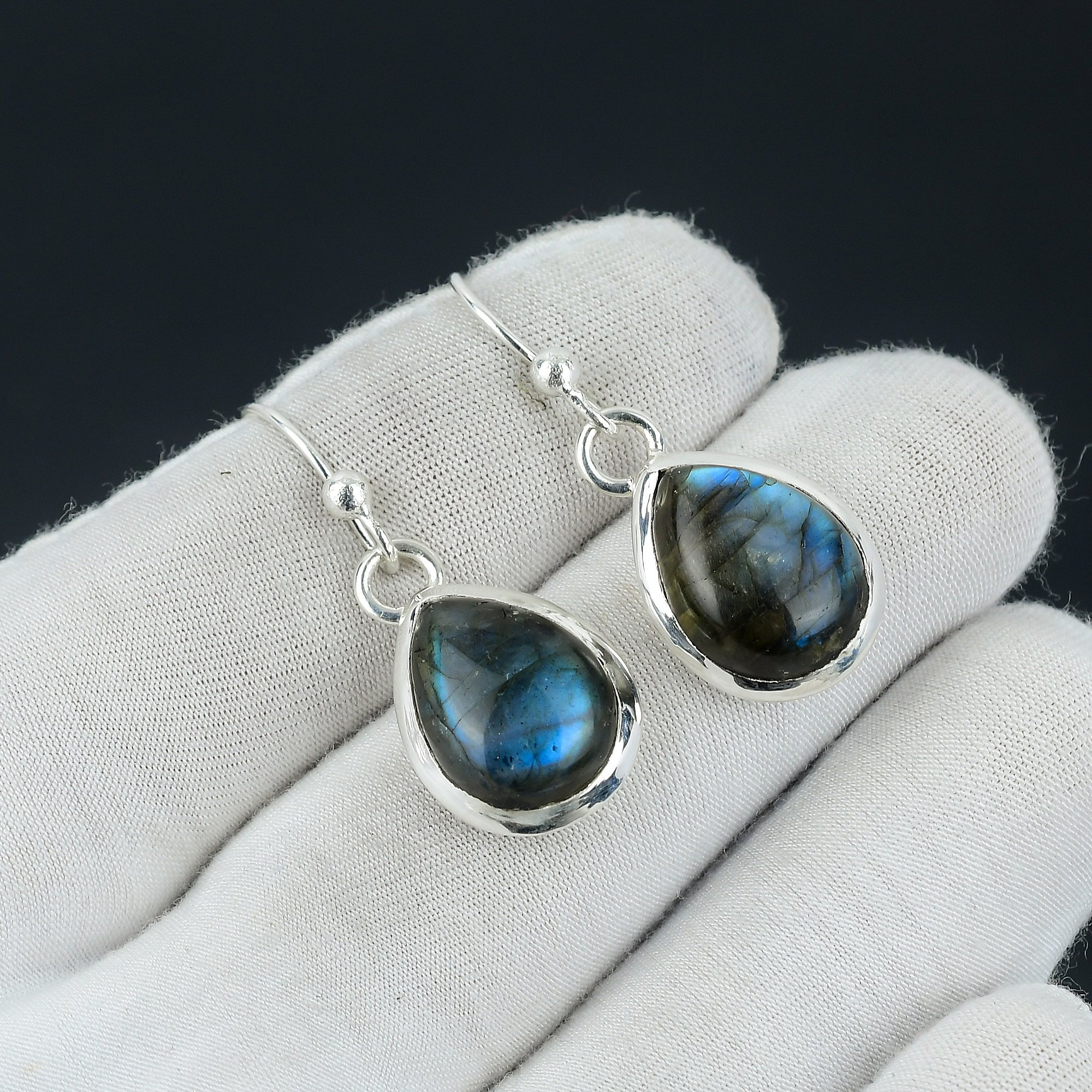 Orecchini In Argento 925 Con Labradorite Cabochon 7x9mm | Pietra Pera | Gioielli Artigianali