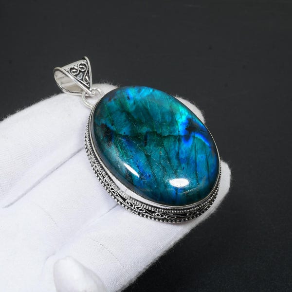 Labradorite Silver Pendant 925 Sterling Silver Gemstone Pendant Silver Jewelry,Designer Pendant,Gift For Her Gift For Mother Silver Pendant