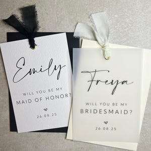 Gepersonaliseerde kaarten voor huwelijksaanzoek voor bruidsmeisje, bruidsmeisje, matrone of bloemenmeisje. Aangepast met trouwdatum
