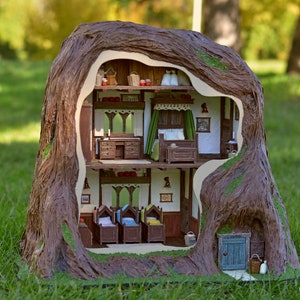 Brambly Hedge Poppy&#39;s House with illumination. READY TO SHIP. Height 54 cm (21 in), fully furnished.