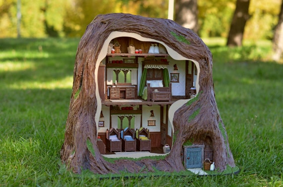 Brambly Hedge Poppy's House With Illumination. READY TO SHIP
