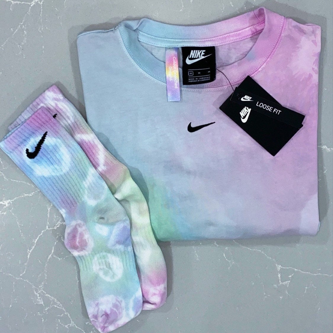 Nike Oversized T-shirt \u0026 Sock Bundle 