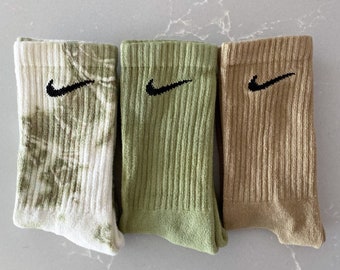 olive green nike socks