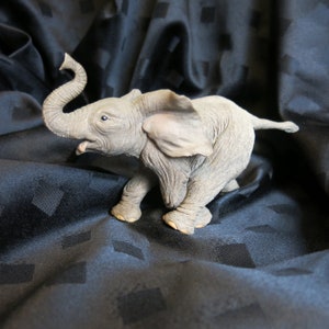 Statue figurine éléphant vintage - défenses/empreintes de pattes décollées - à collectionner