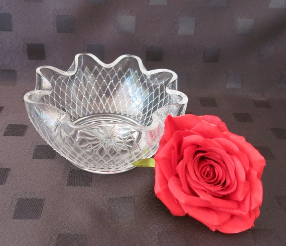 Vintage Glass Bon Bon Dish - Decorative Dish - Birthday/Anniversary/Bridesmaid/Wedding Gift