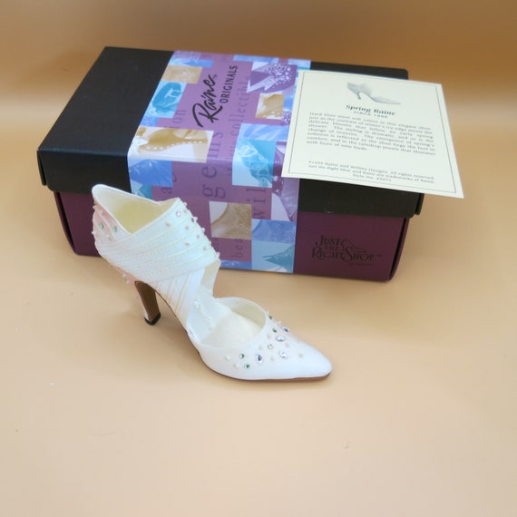 Just the Right Shoe - Miniature Shoe - Spring Raine style no 25073 by Raine - Collectible