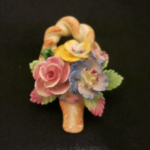 Beautiful Vintage Ceramic Flower Brooch - Unusual - Pretty - Made in England