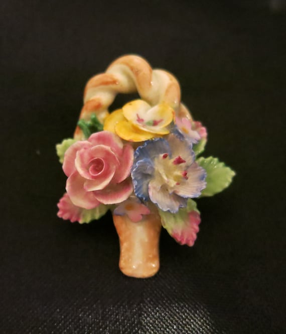 Beautiful Vintage Ceramic Flower Brooch - Unusual - Pretty - Made in England