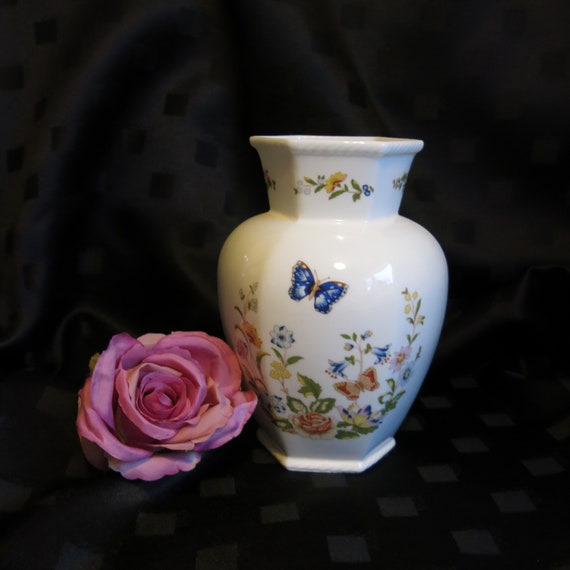 Flower Vase Aynsley 'Cottage Garden' 7 inch tall Vintage