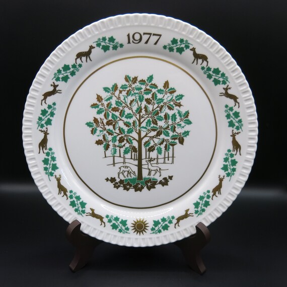 Vintage Spode Christmas Plate - 1977 - "The Holly and the Ivy..." - Collectible - Limited Edition - Bone China - Made in England