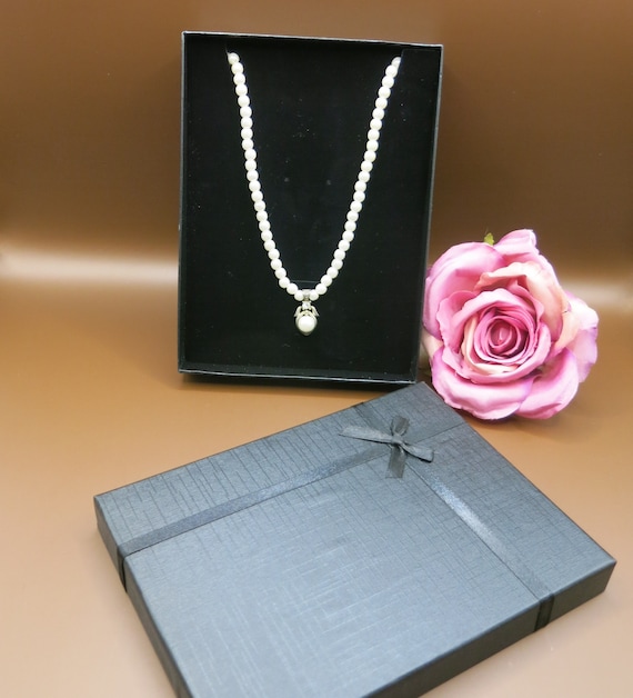 Vintage Pearl Necklace with Diamante set in Silver Plate - Elegant - Wedding Jewellery