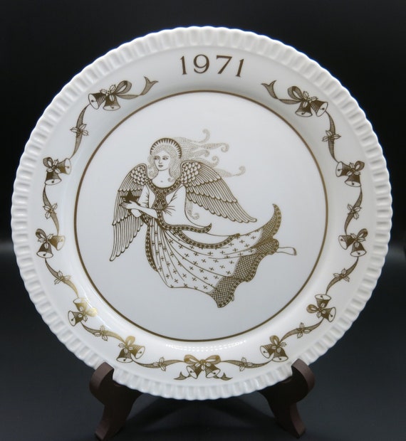 Vintage Spode Christmas Plate - 1971 - Collectible - Limited Edition - "Ding Dong! Merrily on High..." - Bone China - Made in England