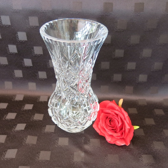 Vintage Edinburgh International Crystal Vase - Height 20 cm - Beautiful Design - Lovely Gift