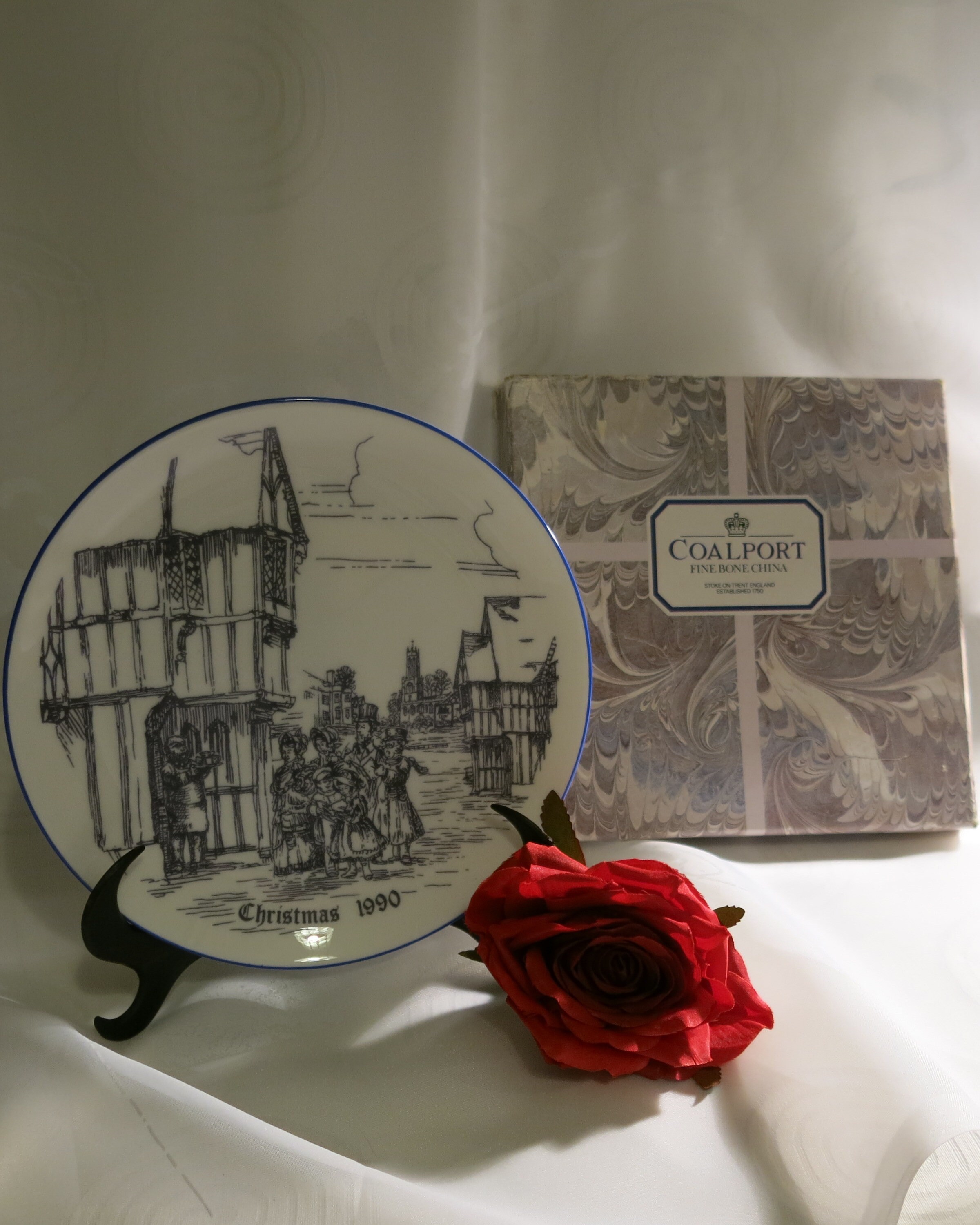 Coalport Collectible Plate - Christmas 1990 - 