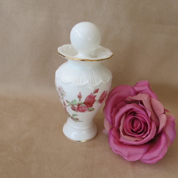 Vintage Aynsley Perfume Jar - Elizabeth Rose - 14 cm Tall -  Fine Bone China - Beautiful Gift - Anniversary/Wedding/Mother's Day Gift