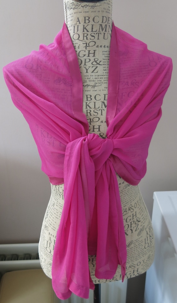 Viyella Deep Pink Scarf/Shawl - Vintage - Designer