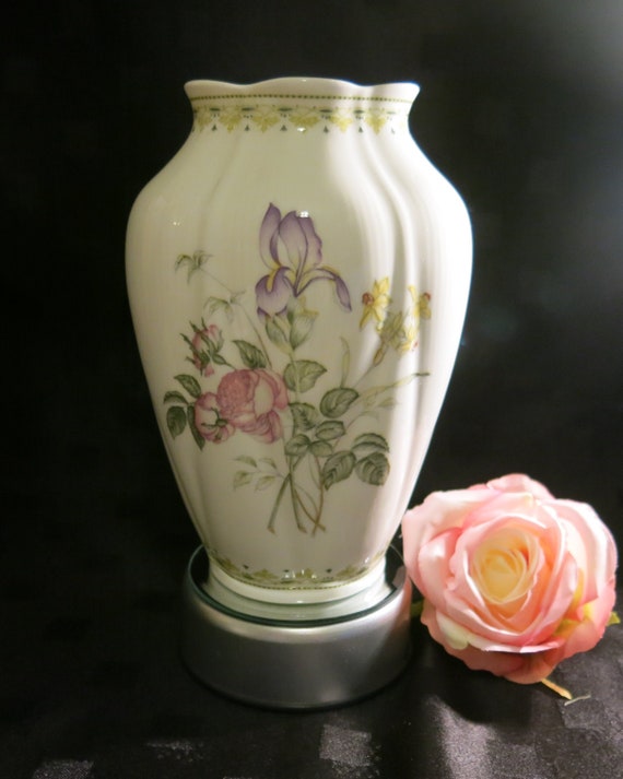 Vintage Royal Doulton Camilla H5185 Vase
