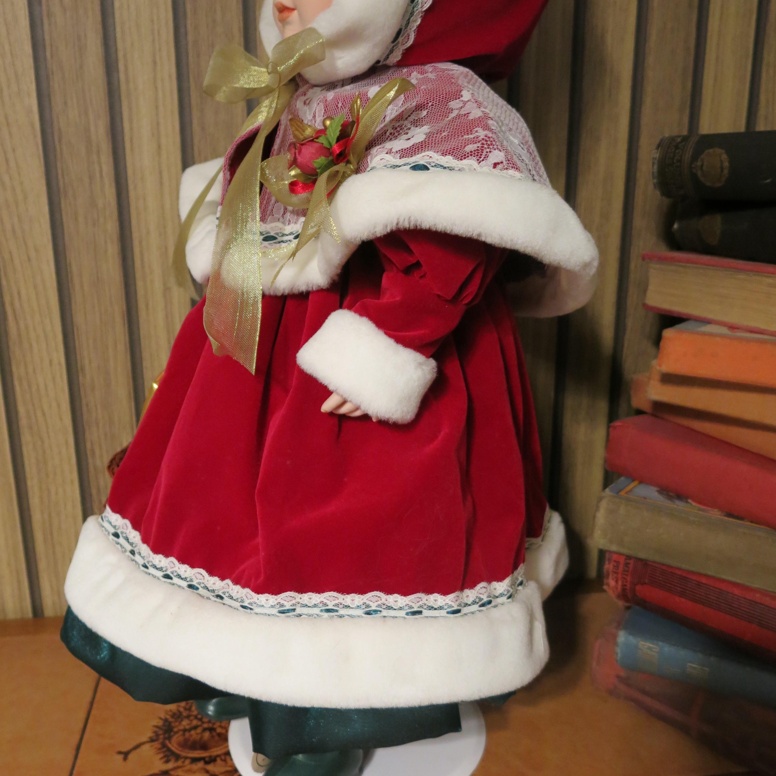 Vintage Christmas Porcelain Doll - Gloria - Leonardo Collection