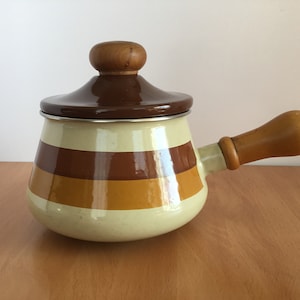 Vintage Fondue Pot, Wood Handle Enamel Fondue Pot