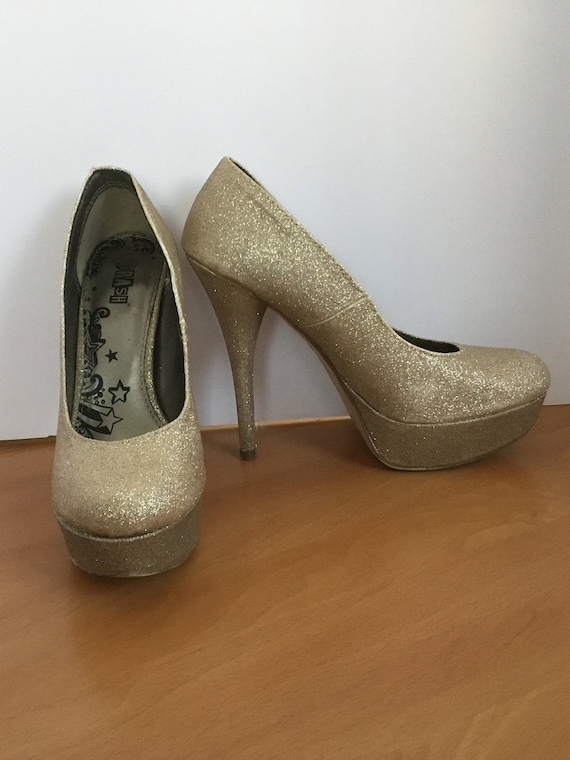 Rusland Hilsen afregning Buy Vintage BRASH Gold Glitter Pumps Shoes Online in India - Etsy