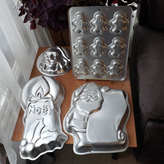 Christmas cake pans 2025
