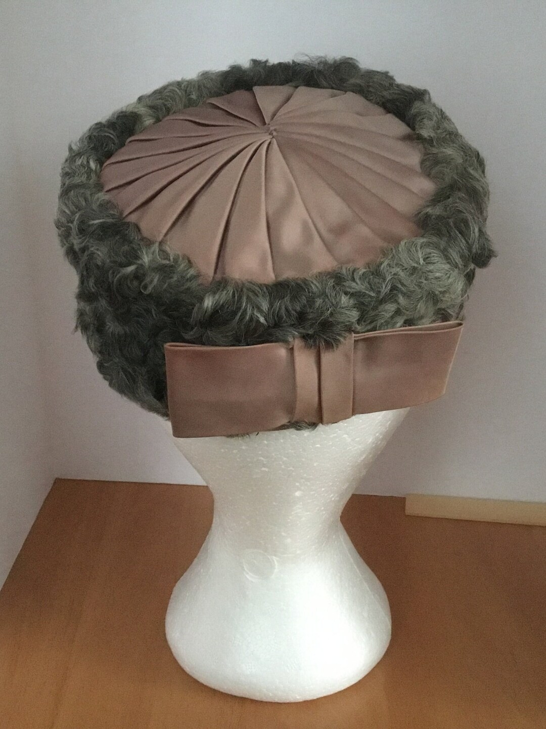 Classic Wool pillbox hat in Light Taupe Perdita Beige Pillbox Hat. Hats for Men & Women main image 3