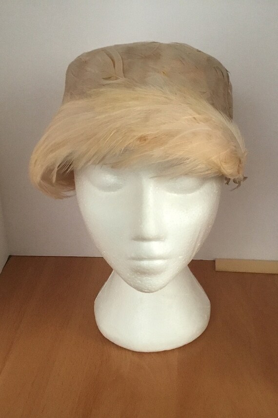 Vintage off white hat with feathers Vintage White Feather Hat - Etsy main image 2